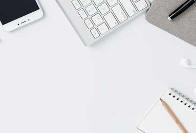 大汗淋漓！骑士队莫布里在田径场训练 主要有阻力跑&amp;amp;带球跑等内容